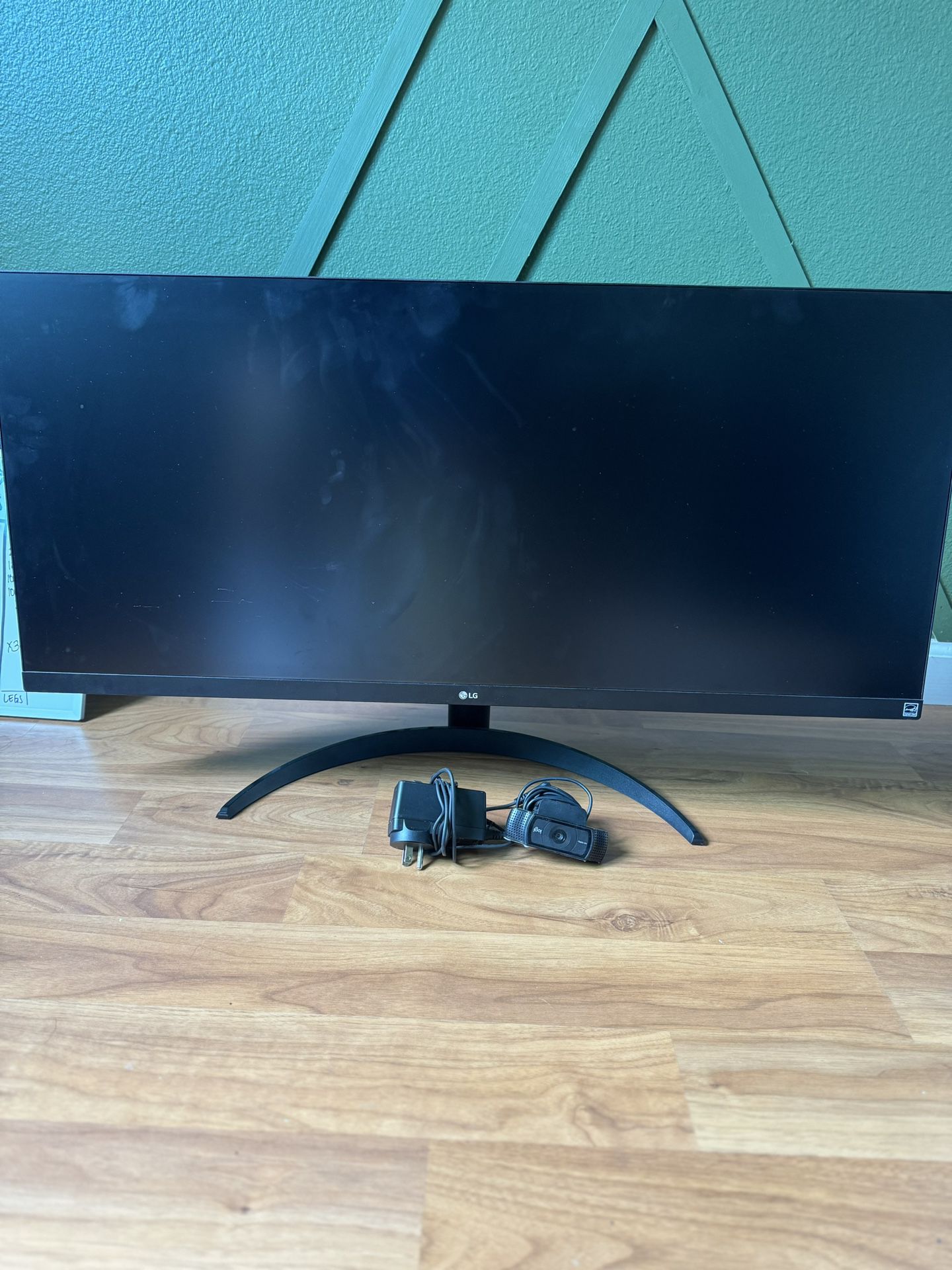 34" Curved UltraWide™ QHD IPS HDR 10 Monitor with Dual Controller & OnScreen Control