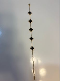 Gold clover bracelet black onyx