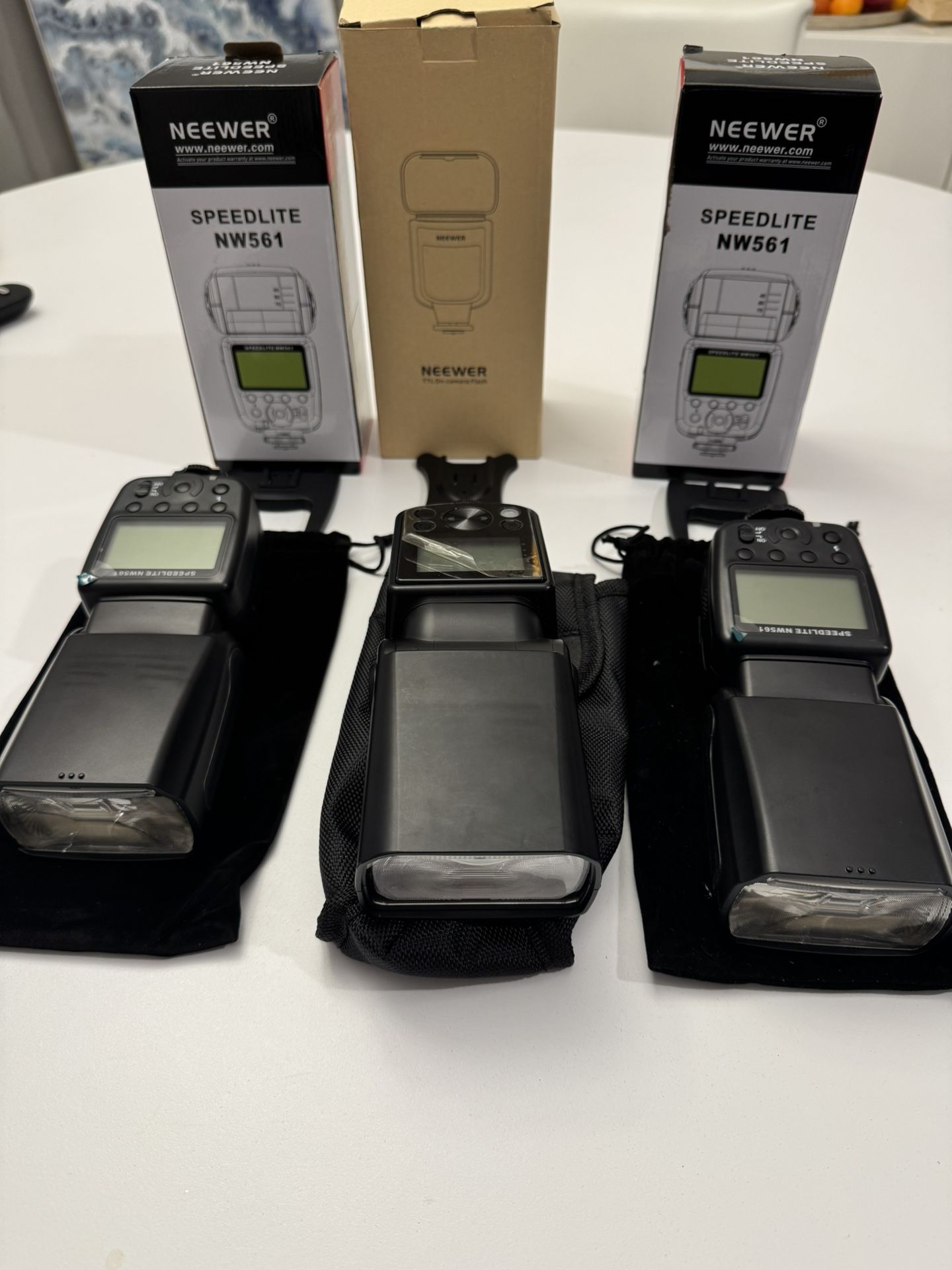 Neewer Speedlite NW561 TTL On-Camera Flash