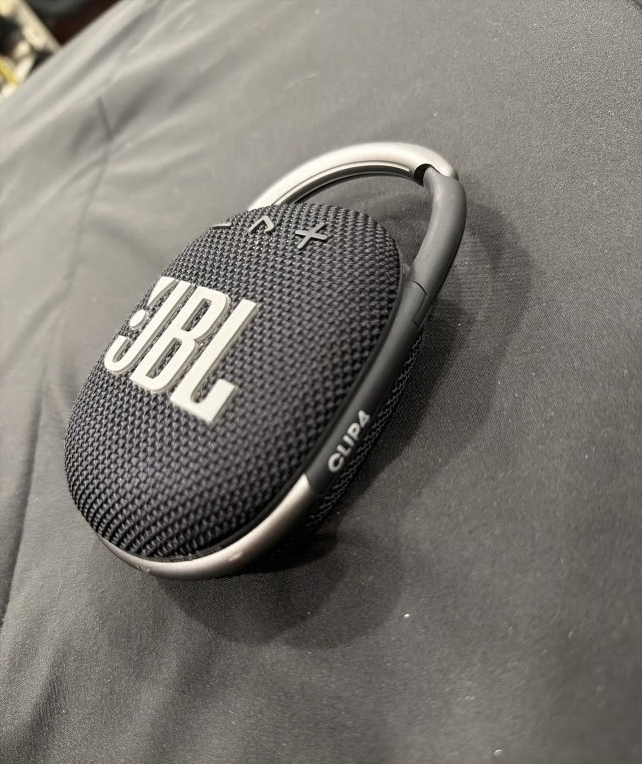 Black JBL Clip 4