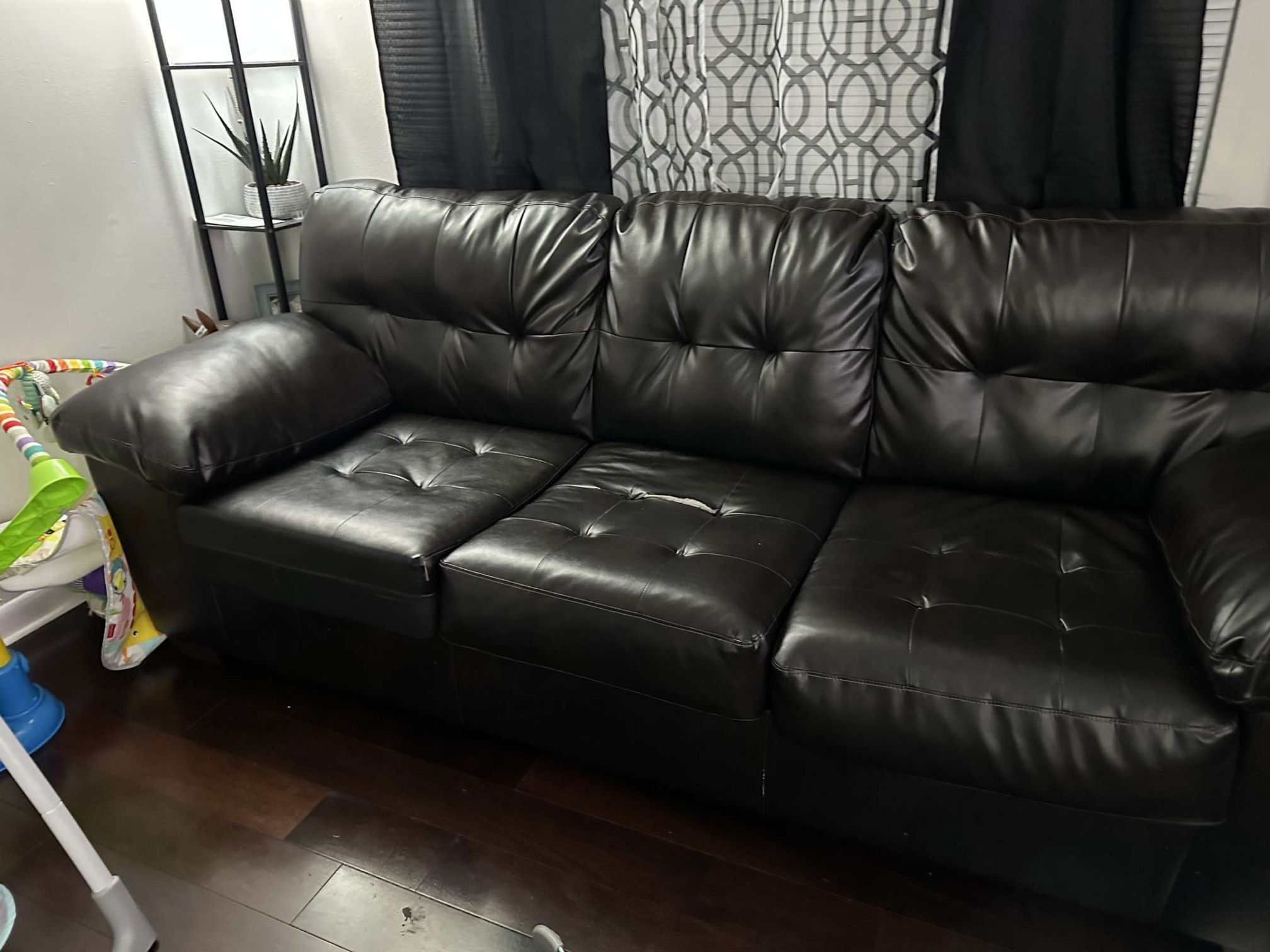 Couch 1 Recliner