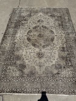 Authentic Persian 100% wool Rug