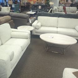 GREAT SOFA AND LOVESEAT SET 