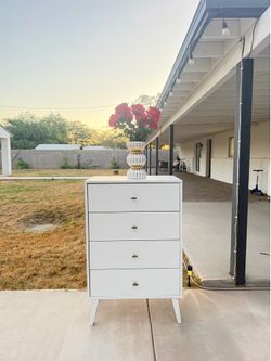Modern dresser
