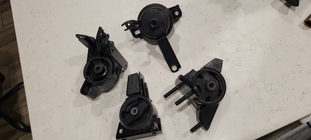 98-02 Toyota Corolla/Chevy Prism Motor And Tranny Mount Set