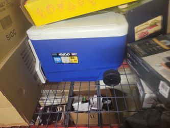 Igloo 00034482 Wheelie Cool 38 Majestic Blue, White, White, White

