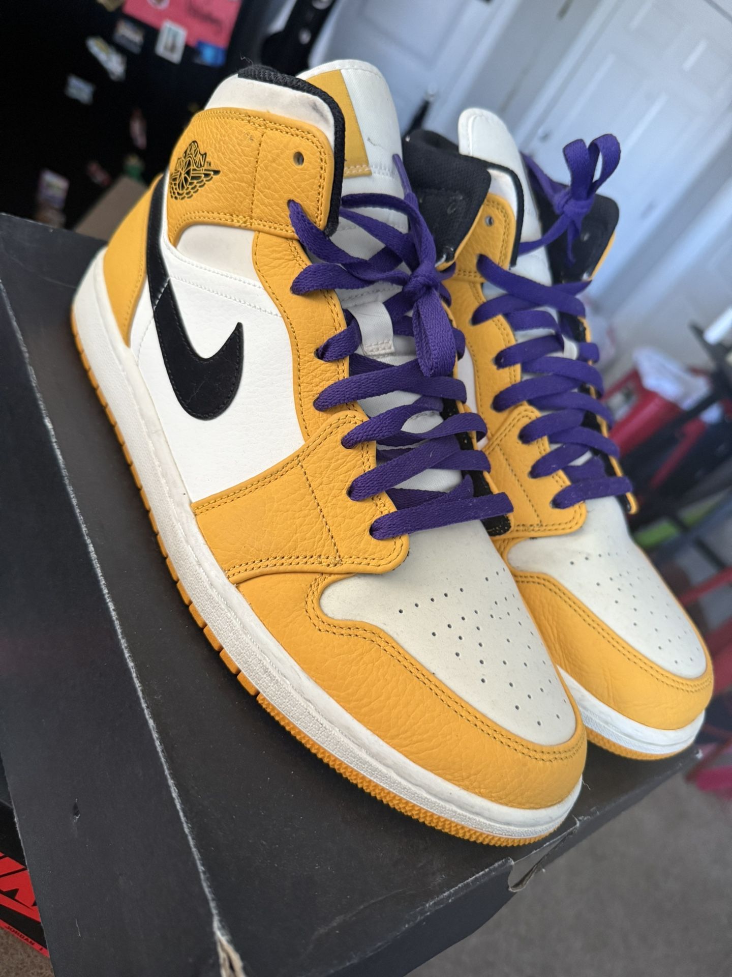 Jordan 1 Mid Lakers Size 13