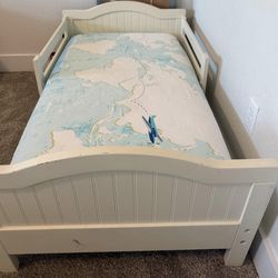 Toddler bed