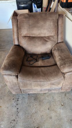 BarcaLounge Electric Recliner Great Condition