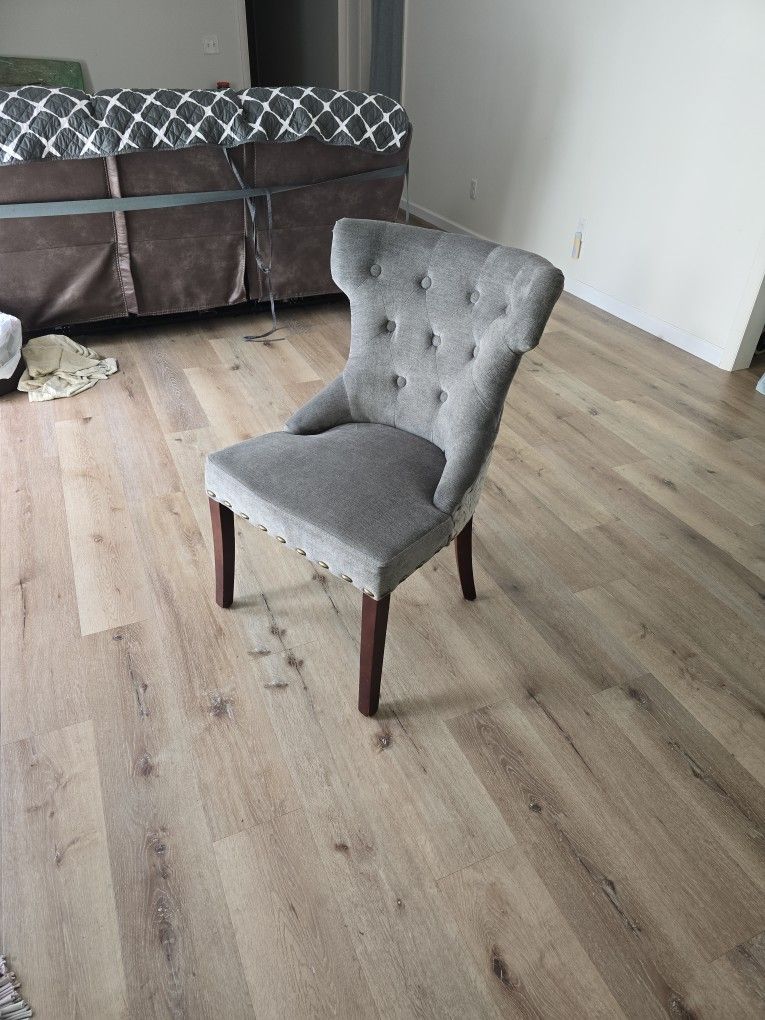 Set 4 Upholstered Gray Chairs