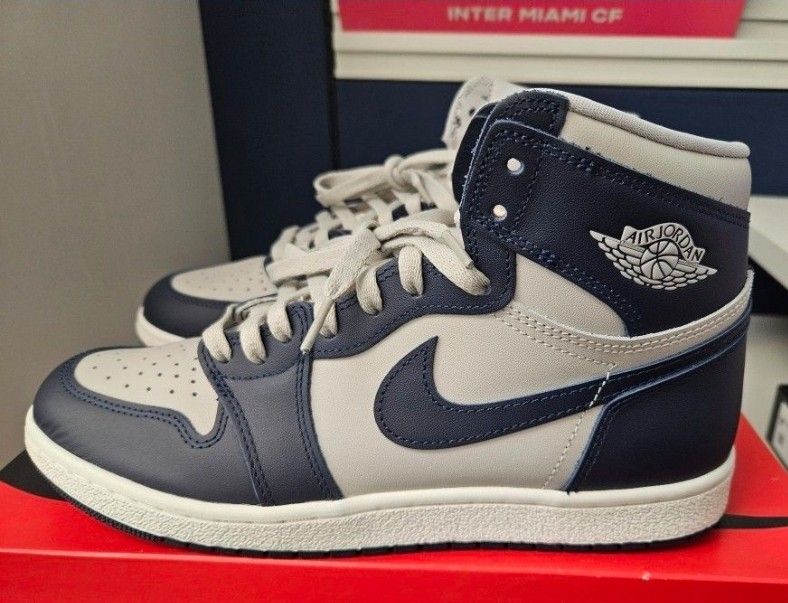 Air Jordan 1 High Georgetown Edition