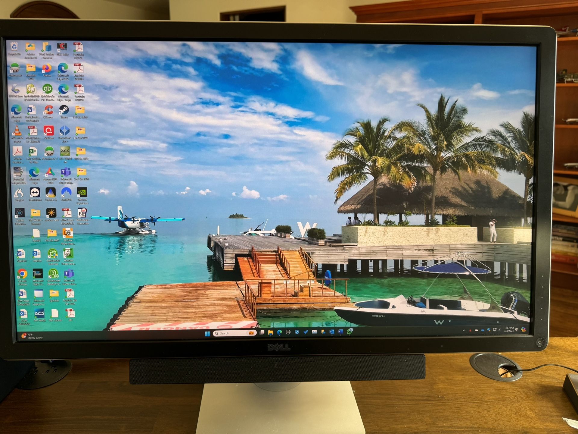 Large Widescreen Dell Monitor With Soundbar