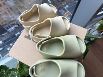 Yeezy Adidas Slide Sandal Toddler/Kids Size 6/7