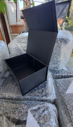 Brand New Gift Boxes with Magnetic Closure Lids for Presents 5"x3.5"x2.5" - Matte, with Collapsible Closure.
TOTAL IS 280 PIECES.