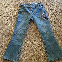 New Ladies Levi Jeans - size 18M
