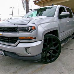 2016 Chevrolet Silverado 1500 LT Crew Cab 2WD                                        