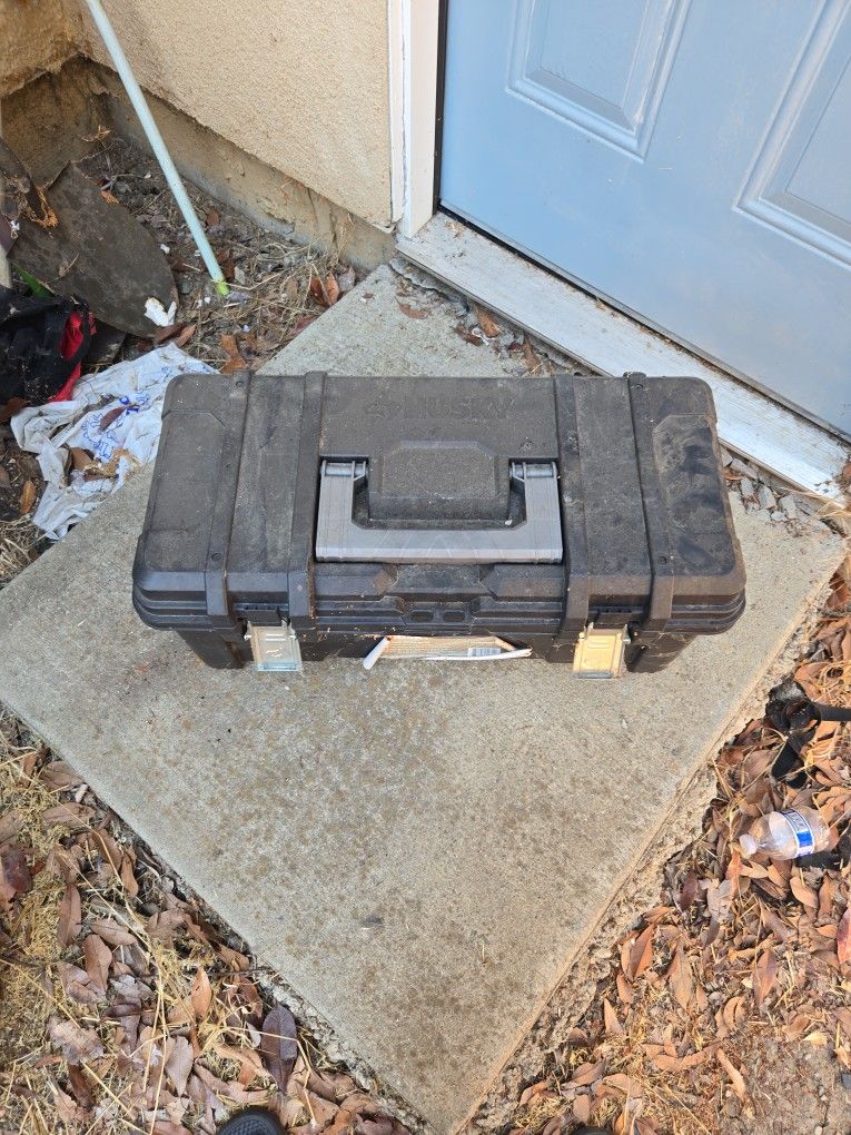 Toolbox 26 Inch Husky