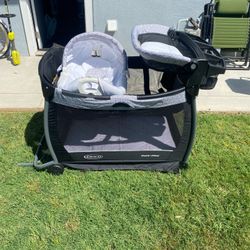 Graco Pack And Play With Bassinet 