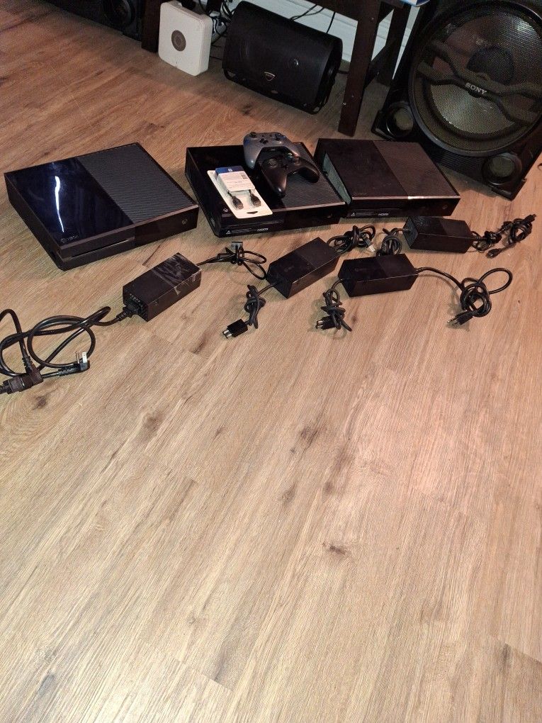 3 XBox One Systems