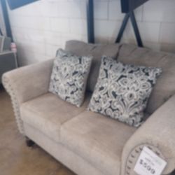 Loveseat 