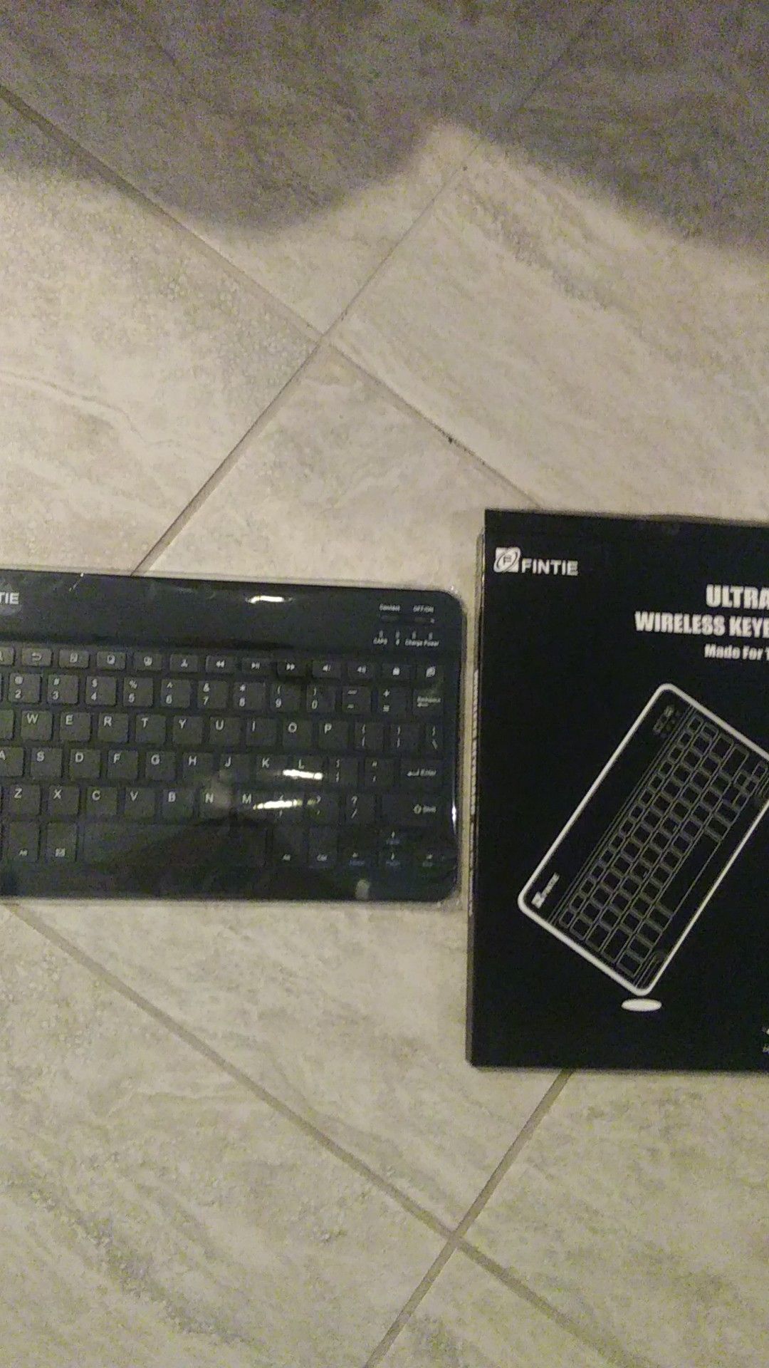 Wireless keyboard. Model:Fintie 10x6 Ultrathin