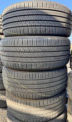 235 45 18 vendo un set de llantas usadas en excelente condición marca HANKOK