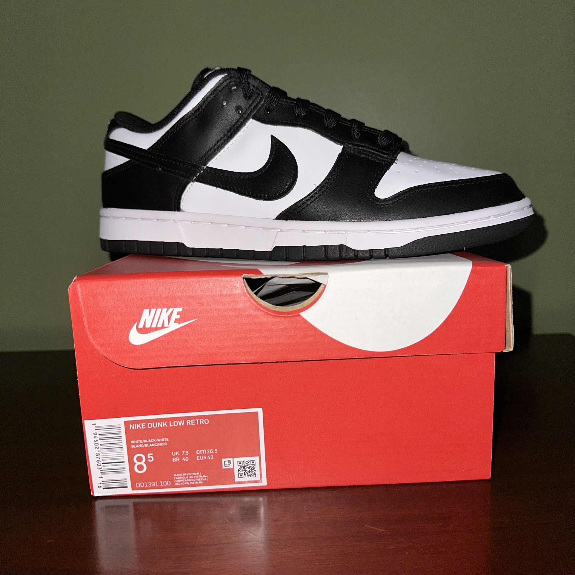 Nike Dunk Panda Size 8.5