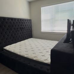 King Size Bed with Mattress 