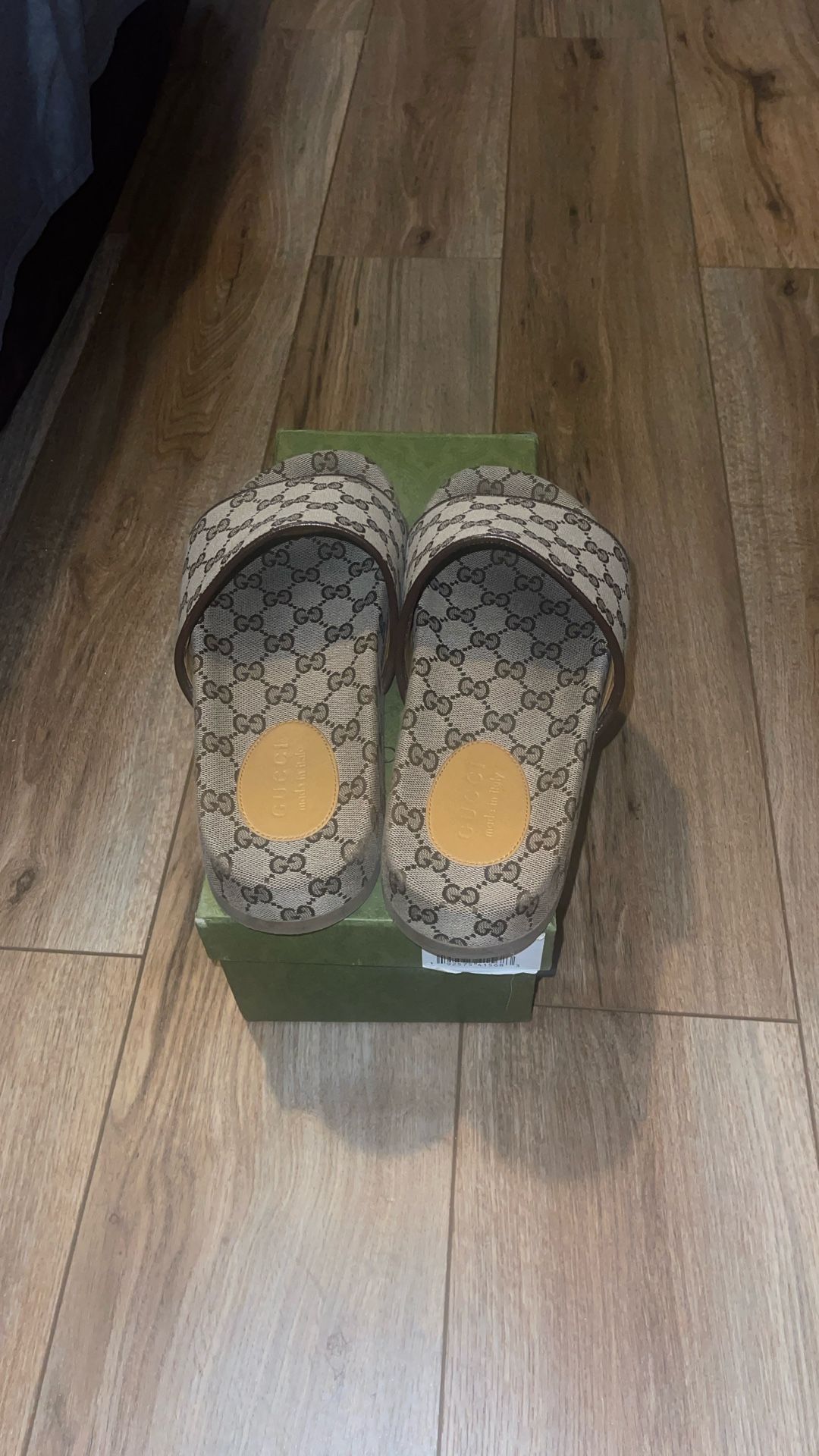 Gucci Slides (authentic)