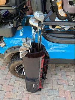 Ladies starter golf club set. Complete set with golf bag right handed