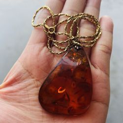 Vintage large massive amber pendant necklace 