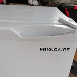 Frigidaire Mini Fridge 1.6 Cubic Feet White