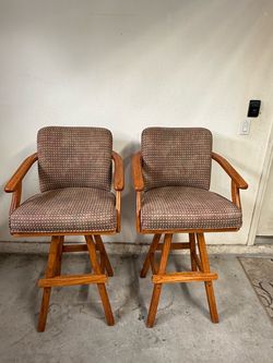 2 Swivel Vintage Style Barstools Solid Wood Very Heavy