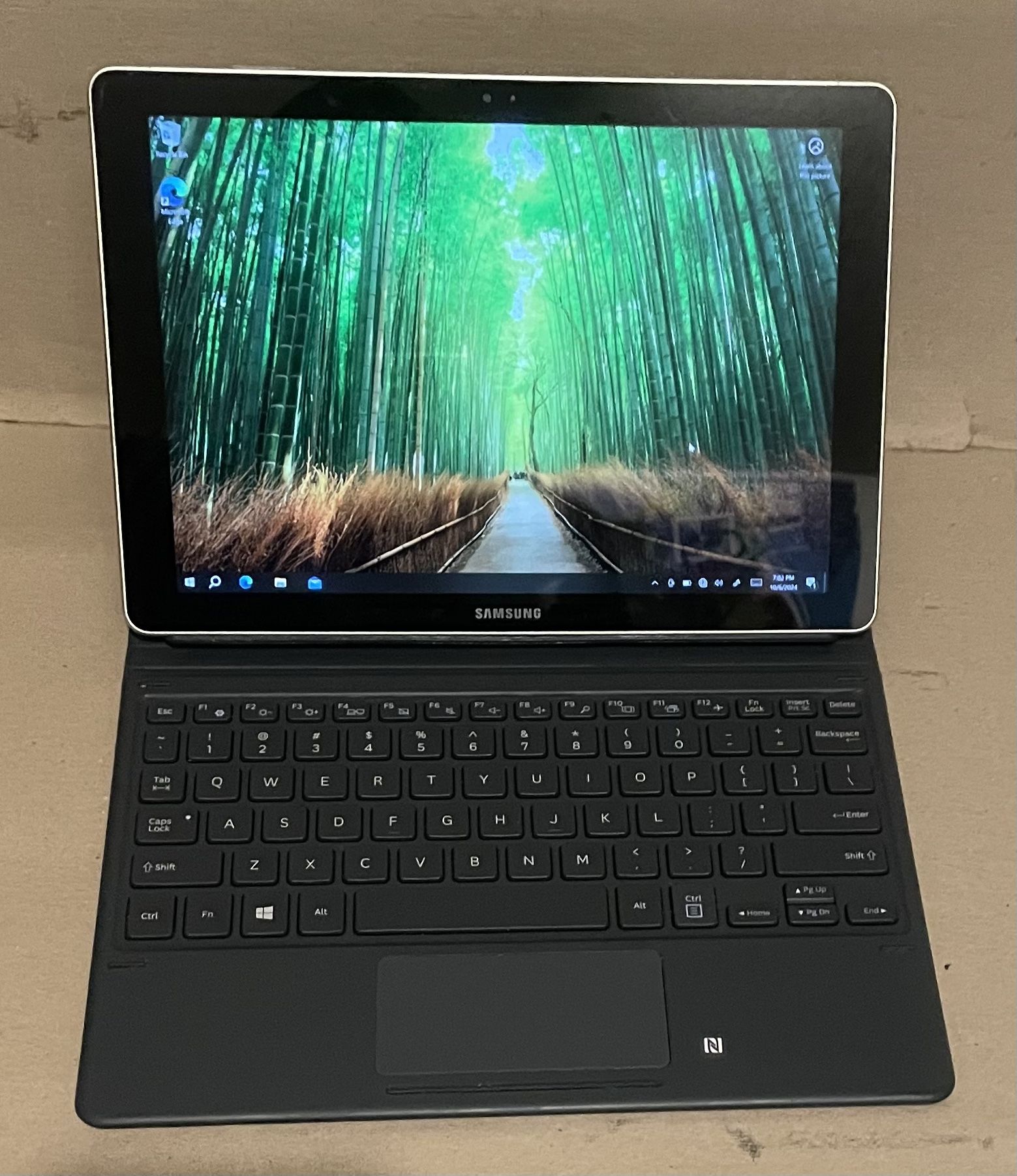 Samsung Galaxy Book 10.6 Tablet PC