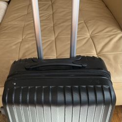 Hard Shell Carry-on Suitcase 4-wheel Spinner P/up In Sheepshead Bay Brooklyn MY