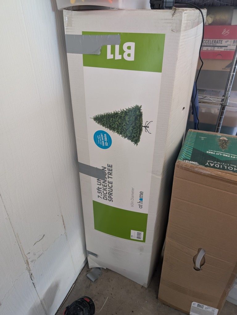 7.5ft Christmas Tree