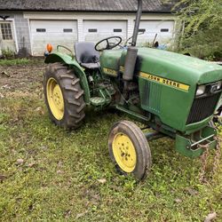 John Deere 850 Tractor