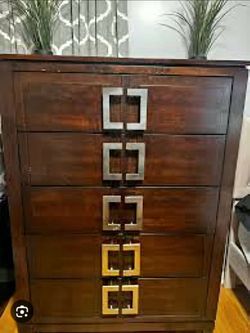 5 drawer Dresser