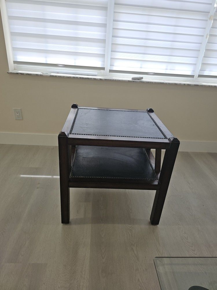 Coffee/nightstand Table