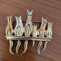 BROOCH