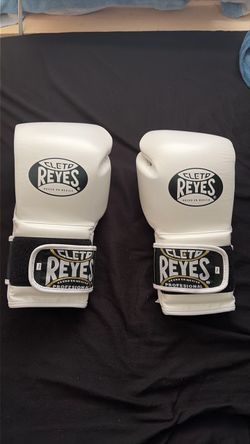 Cleto Reyes 16 oz Boxing Gloves