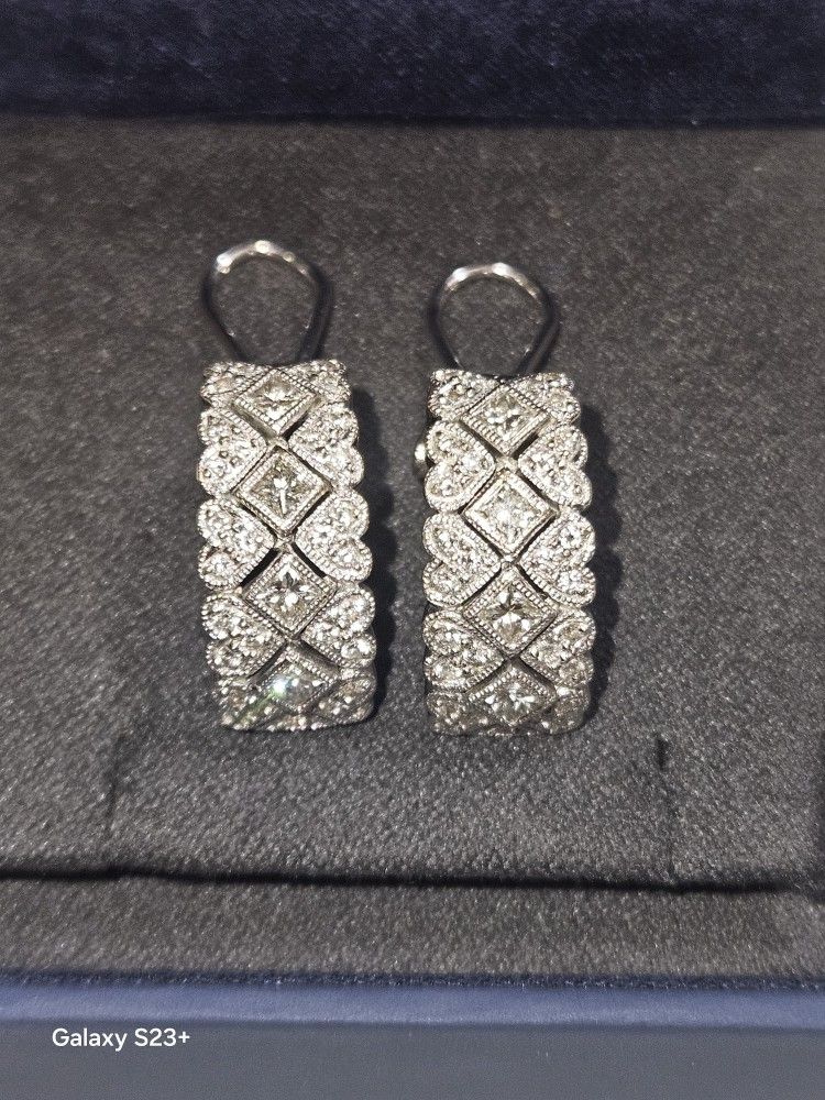 18k White Gold Diamond Earrings