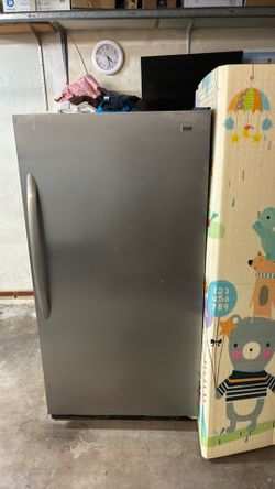 Refrigerator20 cf kenmore elite