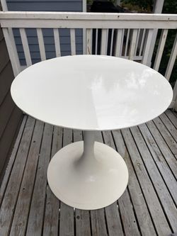 White Tulip Style Round Dining Table and 3 Chairs