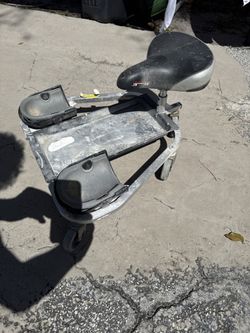 Racatac Rolling Knee Seat / Mechanic Creeper – $80
