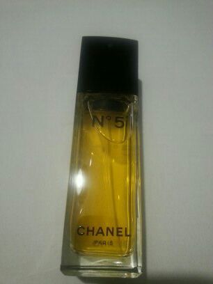 Women's perfume Chanel N © 5.