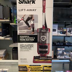 Brand New Shark Navigator Lift Away Vacuum 