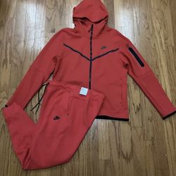 NIKE TECH FLEECE RED
