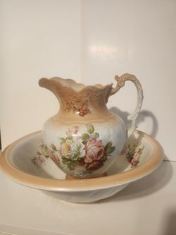Country, farmhouse, Large Vintage Wash Basin and Pitcher, 12" tall, cream pastel roses, good condition, firm price