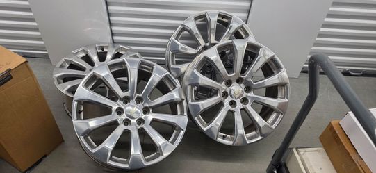 2019 Chevrolet Silverado 22" wheels